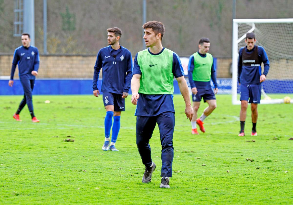 Unai Bustinza, durante el entrenamiento del miércoles en Urritxe.