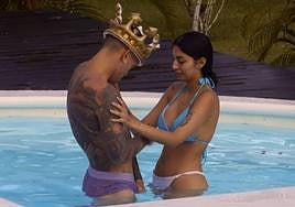 Sergio y Marieta, en el jacuzzi de 'La isla de las tentaciones 7'.