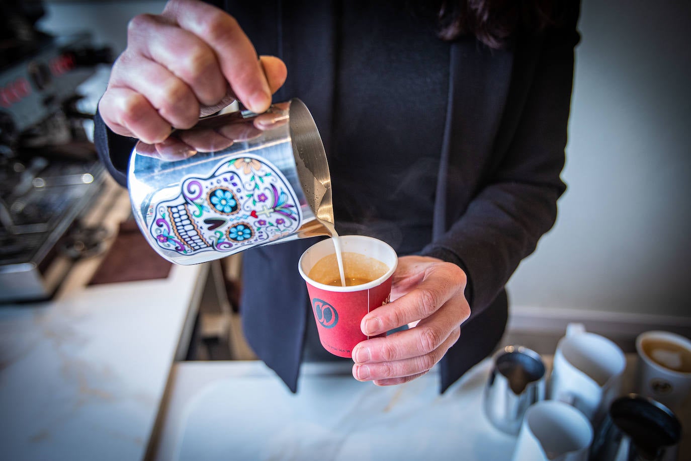 El sueño cumplido de Sara: deja Madrid, cambia de vida y abre este templo del café en Bilbao