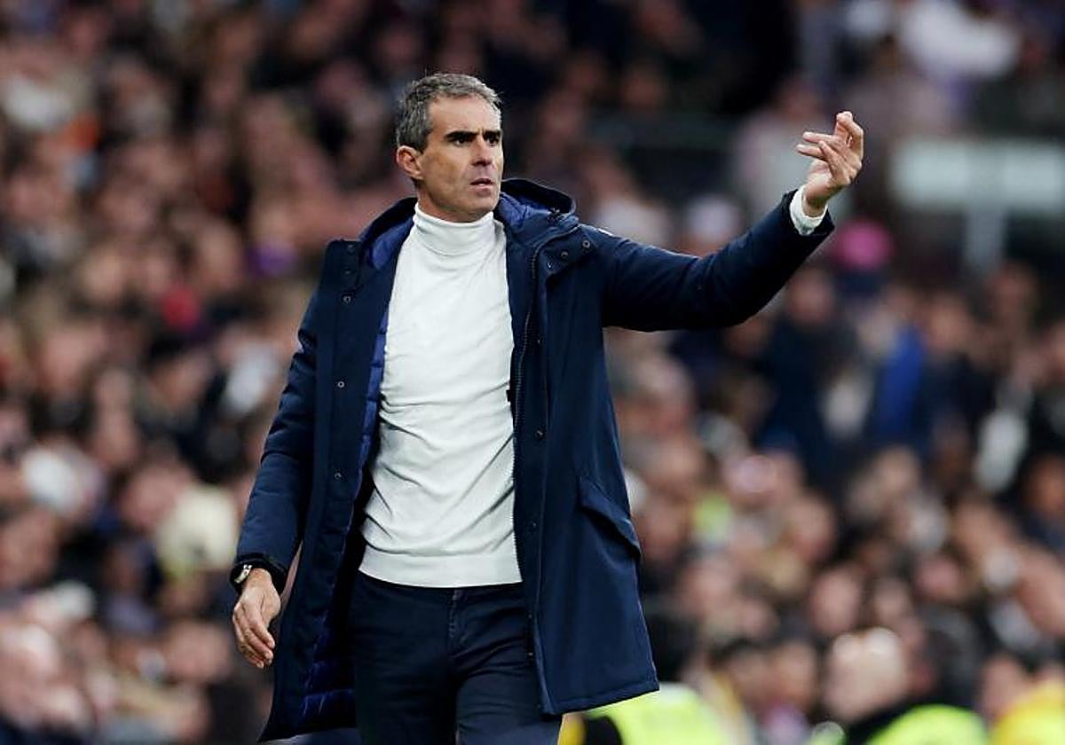 Garitano, tras la polémica arbitral en el Real Madrid - Almería: «No es la primera vez que me pasa algo así aquí»