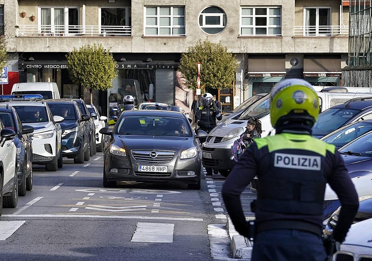 Tres hurras para la Policía Local