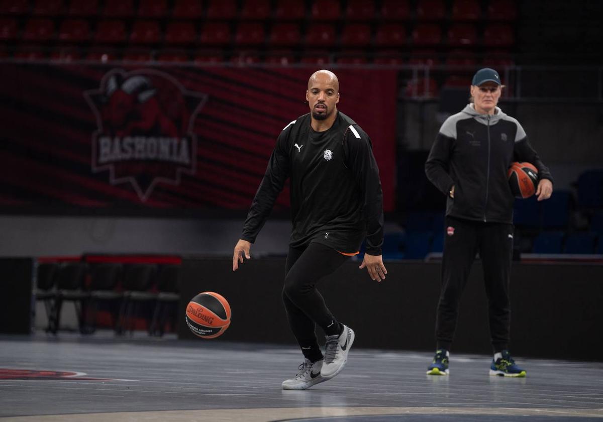 Jordan Theodore ya ha entrenado en el Buesa Arena.