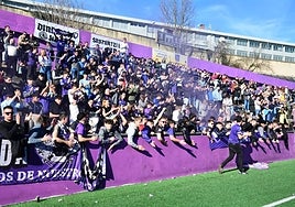Los centenares de aficionados del Dinamo San Juan que acudieron el domingo a San Jorge.