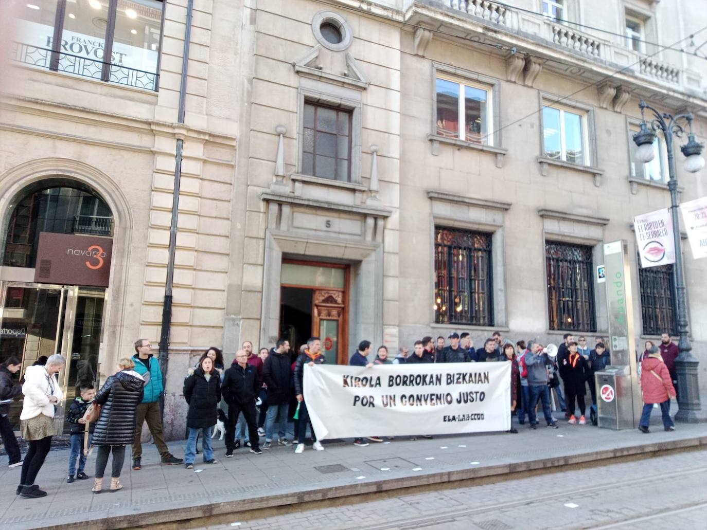 Los trabajadores de los polideportivos de Bizkaia vuelven a la huelga por un «convenio digno»