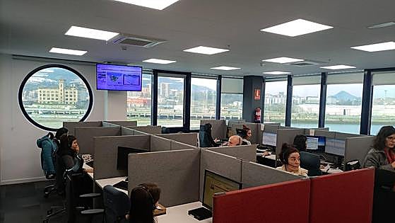Casi la mitad de las vascas mayores de 85 años son usuarias de teleasistencia
