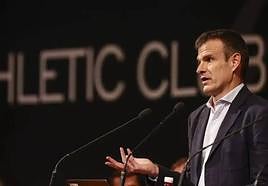 Jon Uriarte, en una asamblea.