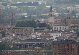 Vista panorámica del Ensanche y el Casco Medieval de Vitoria.