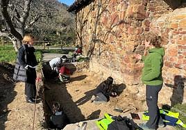 Una de las excavaciones en las que han encontrado indicios de la necrópolis.