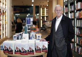 Eduardo Mendoza, en la presentación de su novela 'Tres enigmas para la organización'.