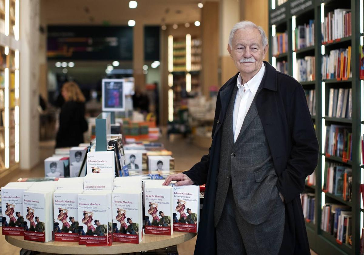 Eduardo Mendoza, en la presentación de su novela 'Tres enigmas para la organización'.