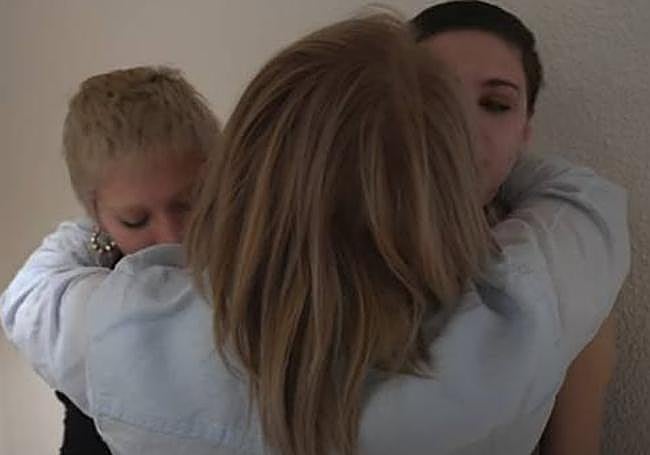 El reencuentro con su madre biológica