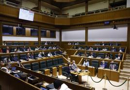 Vista del Parlamento vasco en un pleno ordinario.