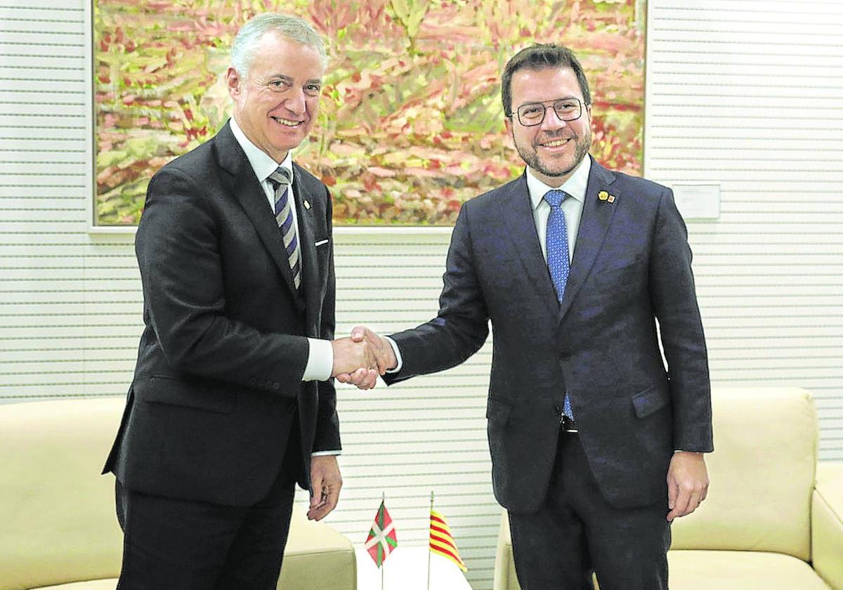 Urkullu y Aragonès se reunieron ayer en el Parlamento Europeo en Bruselas.