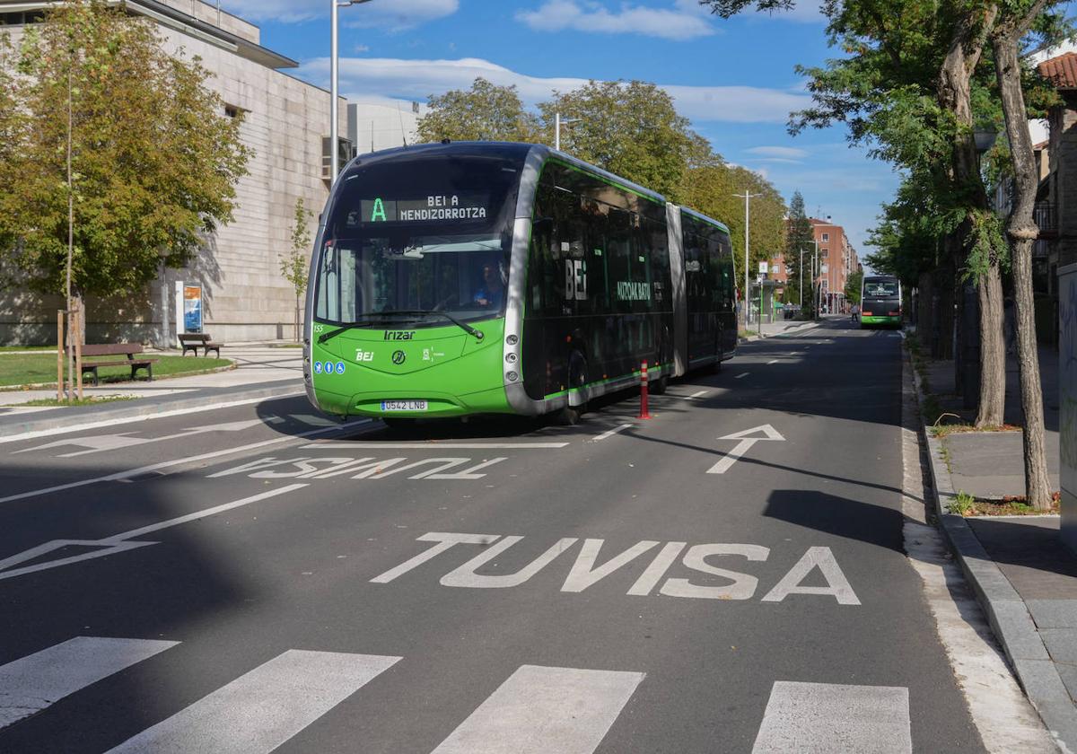 «Veo factible dar un carril del BEI a los coches para mejorar el tráfico»