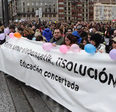 Las familias de los colegios concertados se manifiestan hoy para exigir el final de los paros