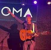 Luitingo declara su amor a Bilbao en su primera noche triunfal: «Viva el norte y viva el Guggenheim»