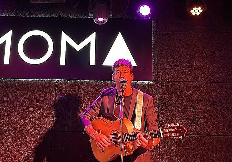 Luitingo, emocionado, agradece a los bilbaínos su pasión en el concierto: «Estoy enamoraíto de ustedes»