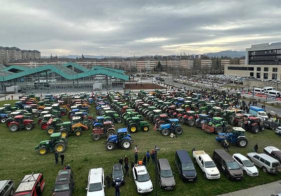 Los agricultores llevan su protesta hasta Lakua