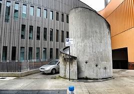 Acceso al parking del Palacio Europa.