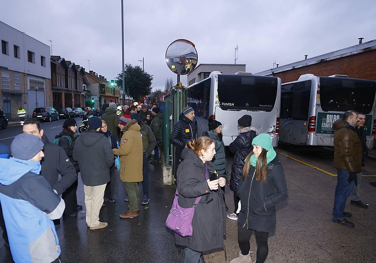 Trabajadores de Tuvisa, durante una concentración.