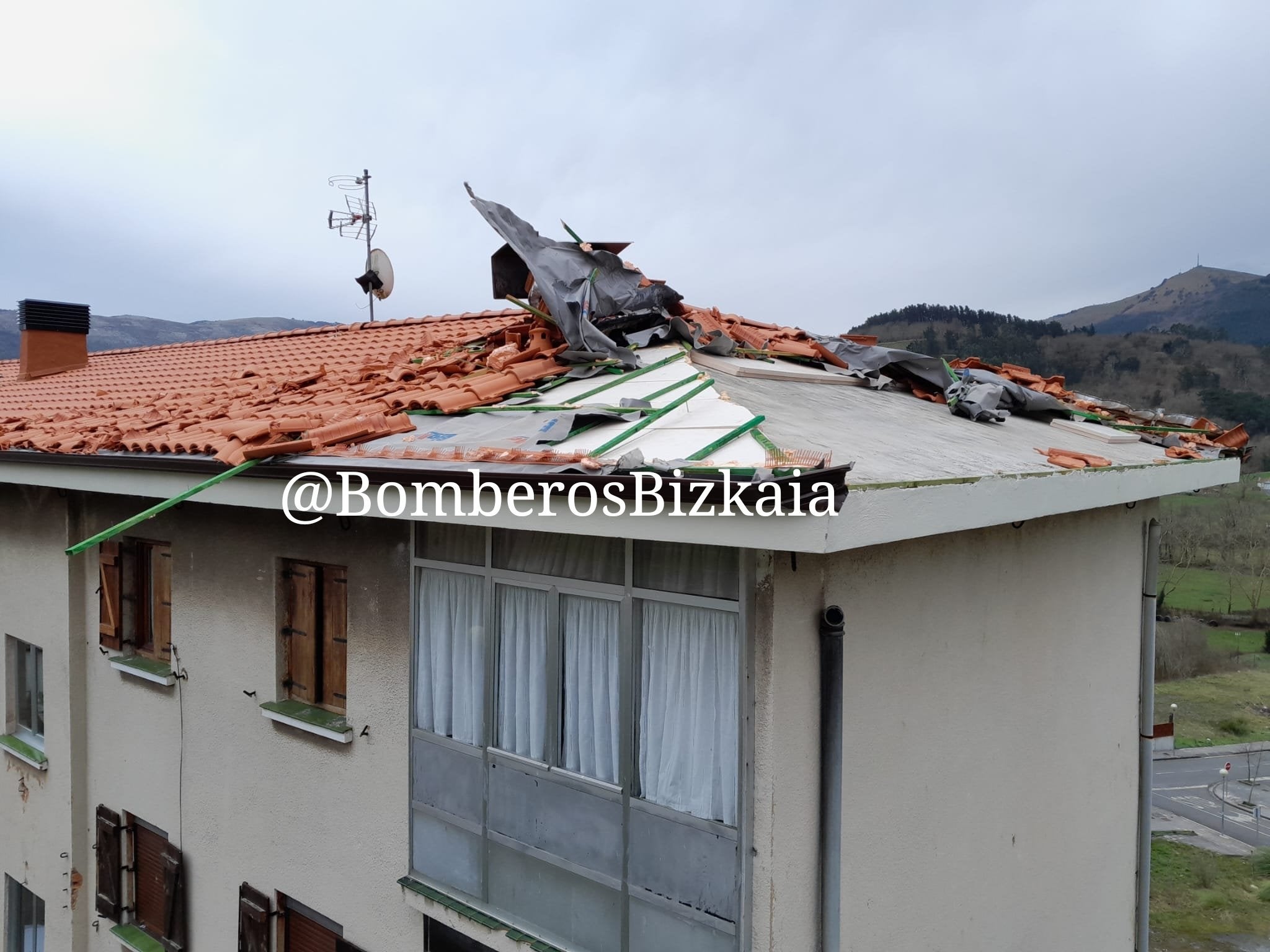 El fuerte viento provoca numerosas incidencias en Bizkaia