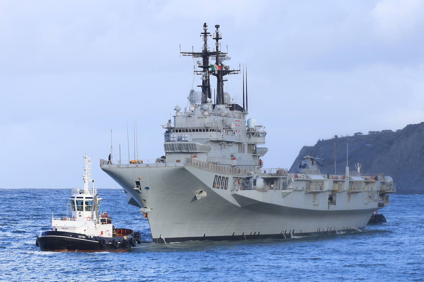 La entrada en el Puerto de Getxo de los dos barcos militares italianos