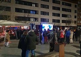 La pantalla gigante de Alberto Acero despierta una gran expectación.