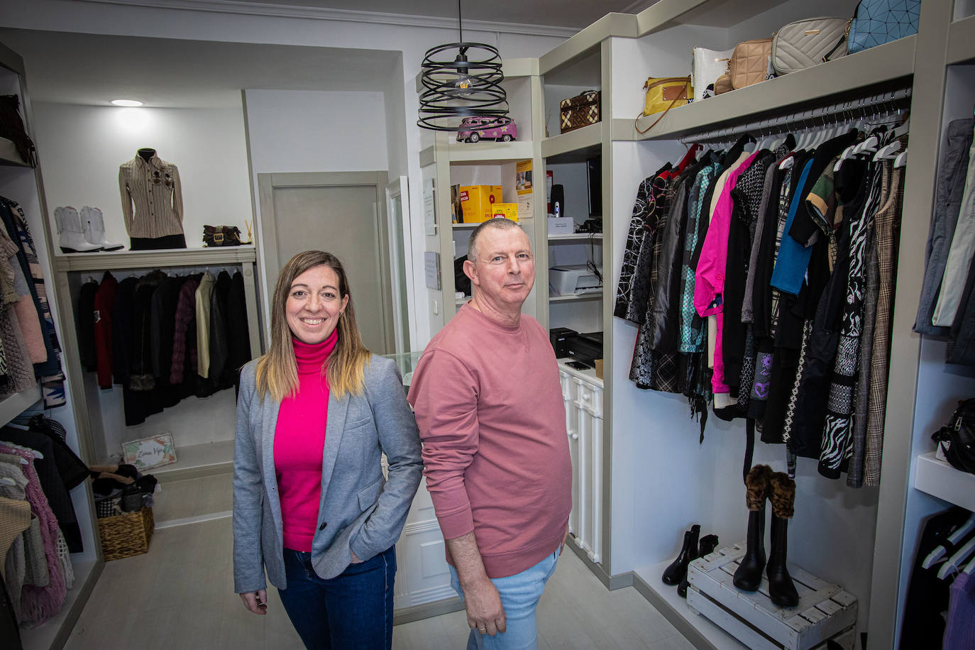Tienda con ropa de segunda mano en Artea (Leioa): Descuentos del 90%,  grandes firmas abre una tienda con ropa de segunda mano en Artea