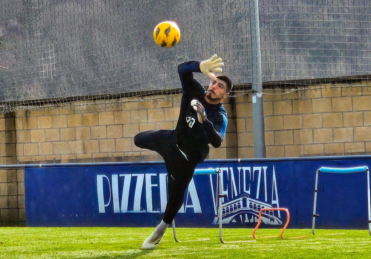 Pablo Campos, durante el entrenamiento de este miércoles en Urritxe.