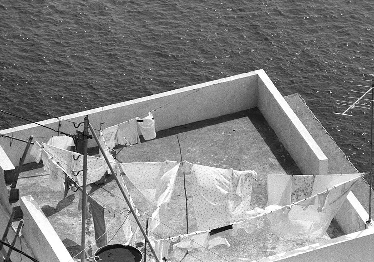 Imagen principal - Detalle de la obra de Silgo y otras imágenes de las exposiciones.