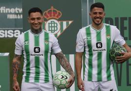 Chimy Ávila y Fornals, en su presentación con el Betis