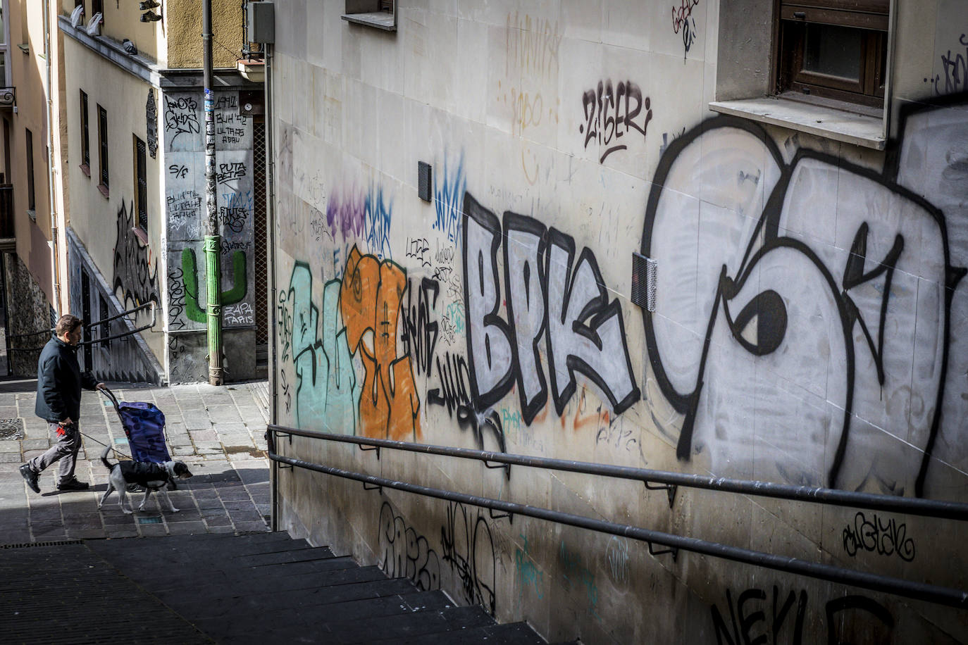Grafitis en el Casco Viejo de Vitoria