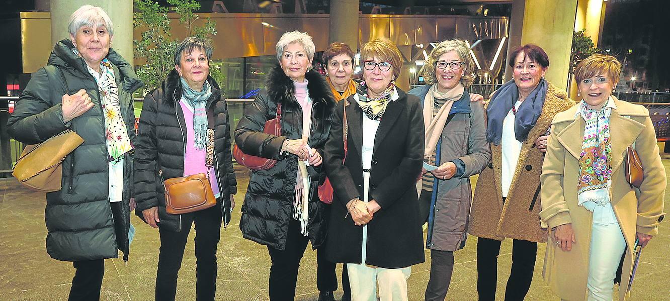 Itziar Goikouria, Pilar Velasco, María Jesús Laza, Marisa Fernández, Beatriz Mendía, Nati Pérez, Matilde Ibáñez y Ana Zubizarreta.
