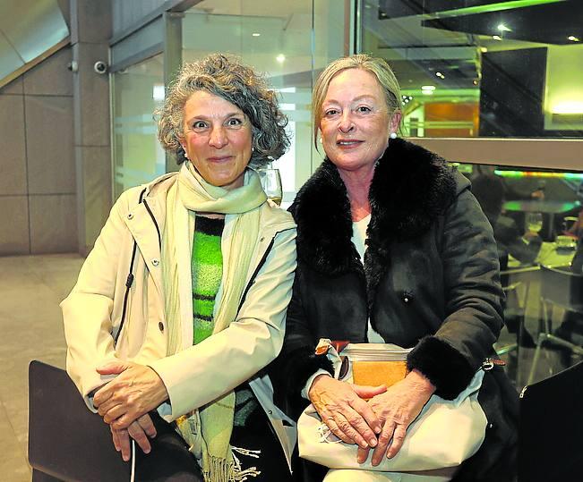 Inma Aramburu y Carmen González.