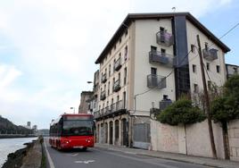 Más de la mitad de las viviendas de La Ribera no cuentan con ascensor.