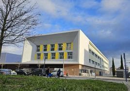 Exterior del nuevo colegio Aldaialde, con capacidad para 700 alumnos.