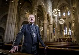 Monseñor Elizalde, retratado esta semana en la catedral de Santa María de Vitoria.