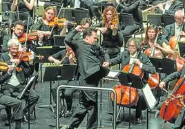 Robert Treviño dirigirá a la EO en el estreno de 'Chillida-Elogios'.