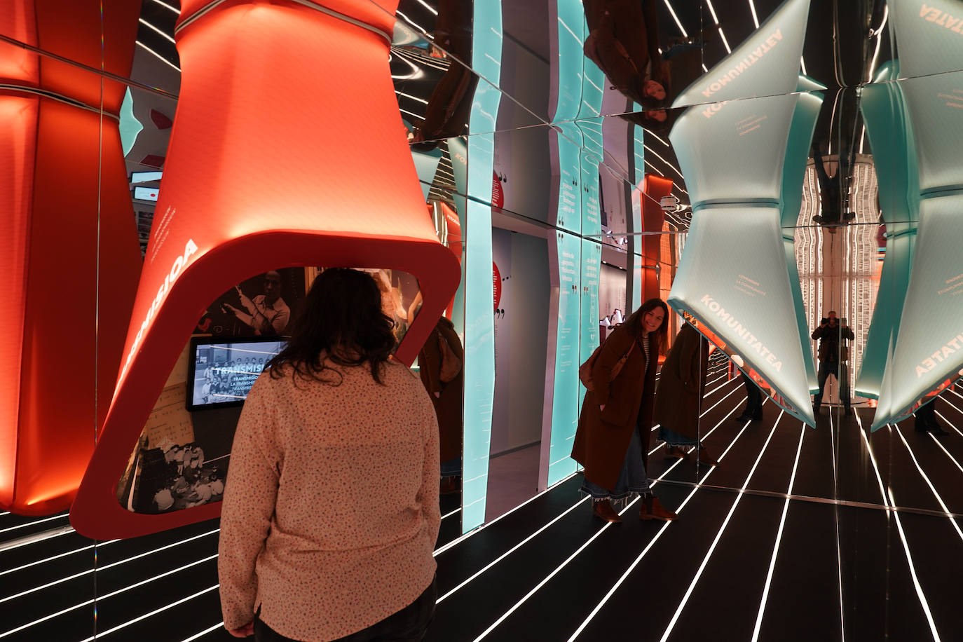 Euskararen Interpretazio Zentroa, irudietan