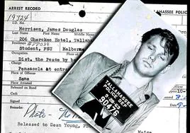 1963, Tallahassee. Morrison, con diecinueve años, fue arrestado después de hacer una broma mientras estaba borracho en un partido de fútbol.