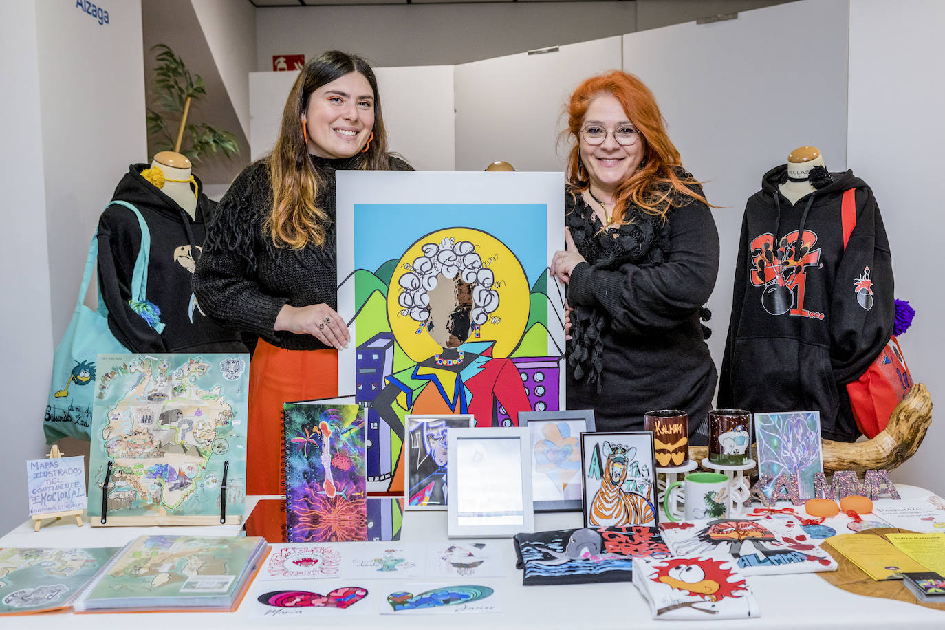 'Kalmma' muestra algunos de sus productos.