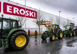 La tractorada ha vuelto este miércoles al polígono industrial de Júndiz, en Vitoria.
