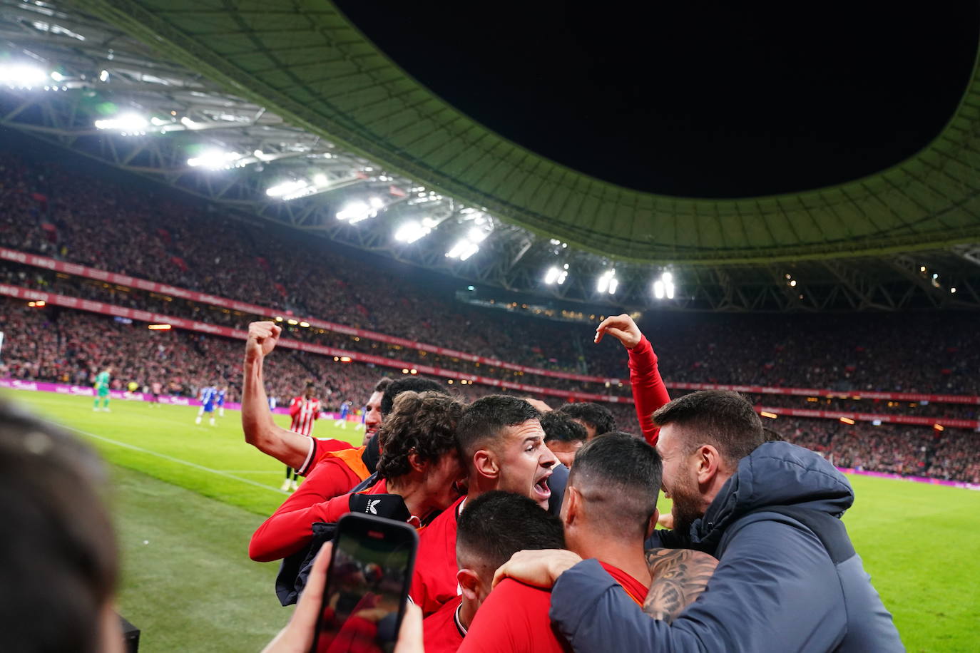 La fiesta de los jugadores del Athletic en San Mamés