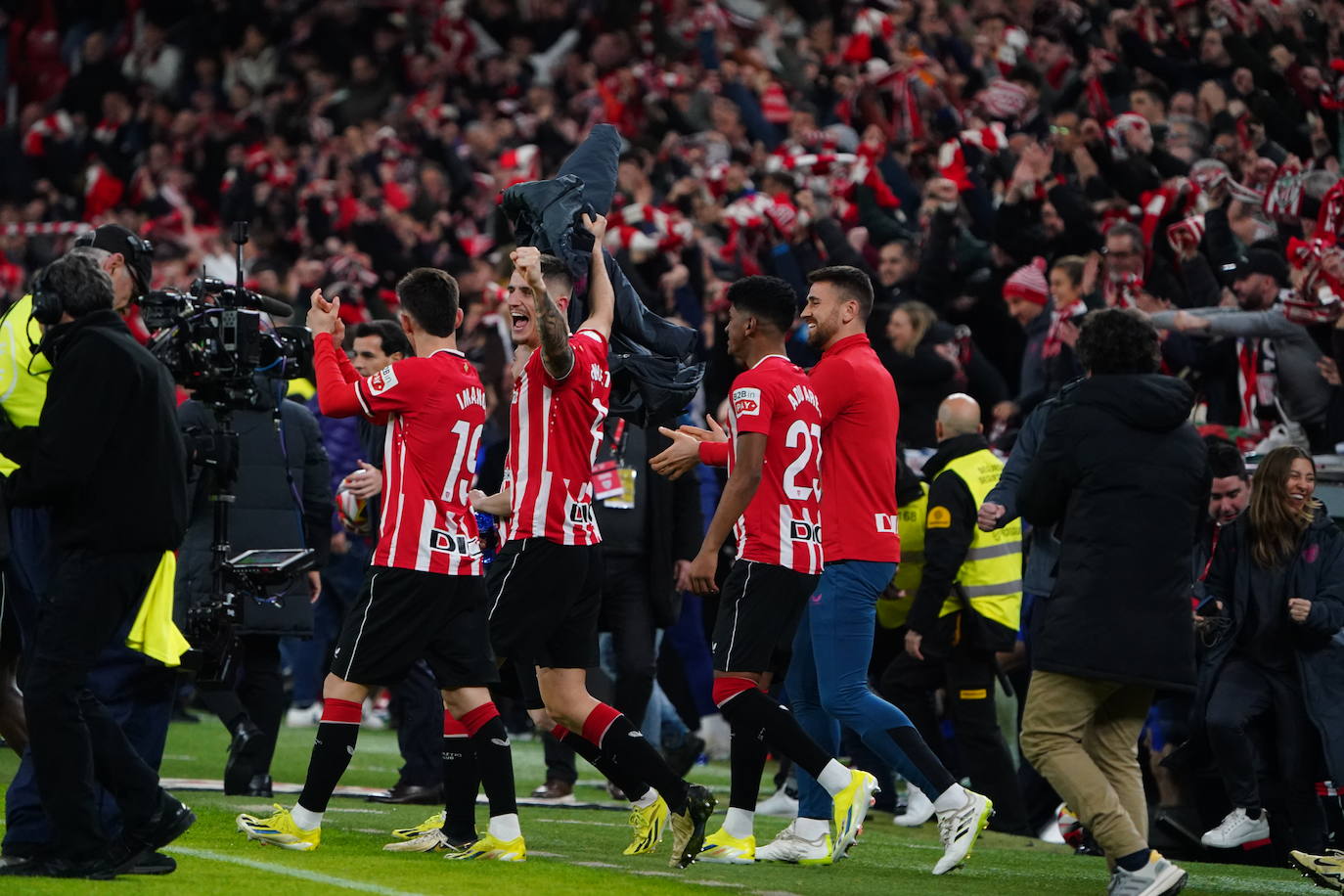 La fiesta de los jugadores del Athletic en San Mamés