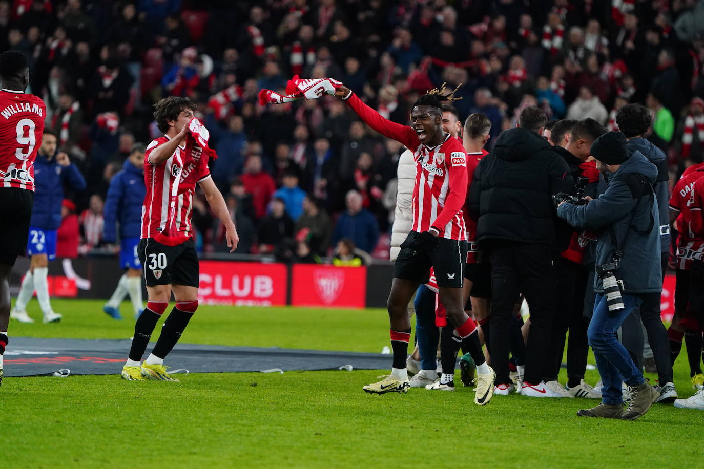 La fiesta de los jugadores del Athletic en San Mamés