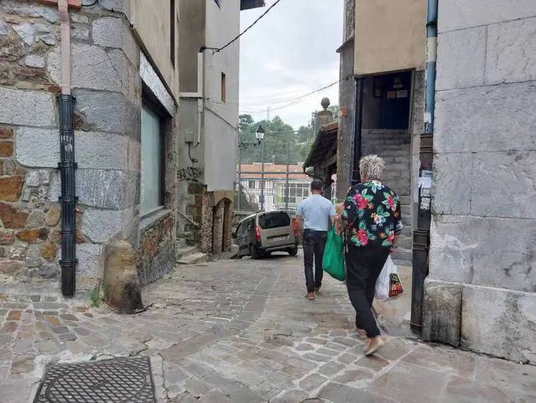 El tráfico de vehículos por el casco viejo de Ondarroa quedará limitado desde el miércoles.