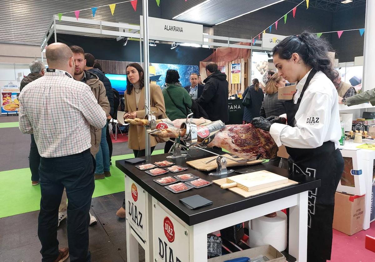 Los producos ibéricos y gourmet están muy presentes en esta feria.