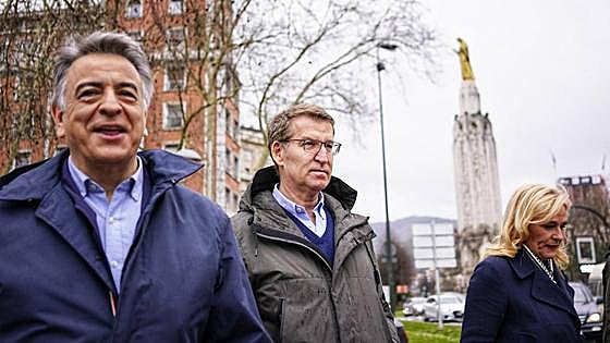 Feijóo defiende un PP vasco «sin complejos» y «ambición» frente a un PNV en «declive»