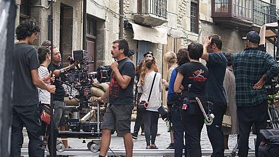 Artziniega golpea de nuevo la claqueta con una película de Medem