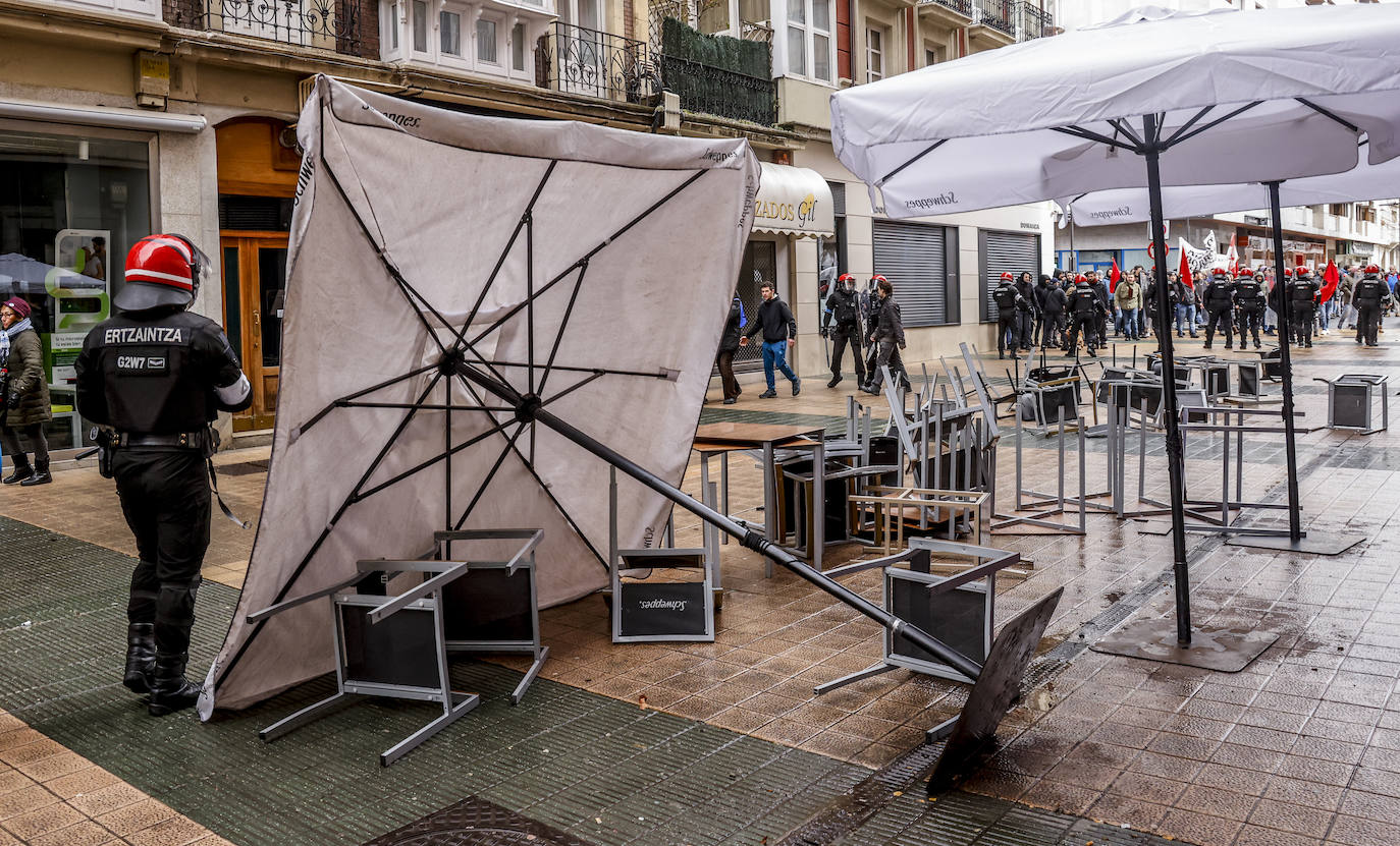 Disturbios en la manifestación del 3 de Marzo en Vitoria